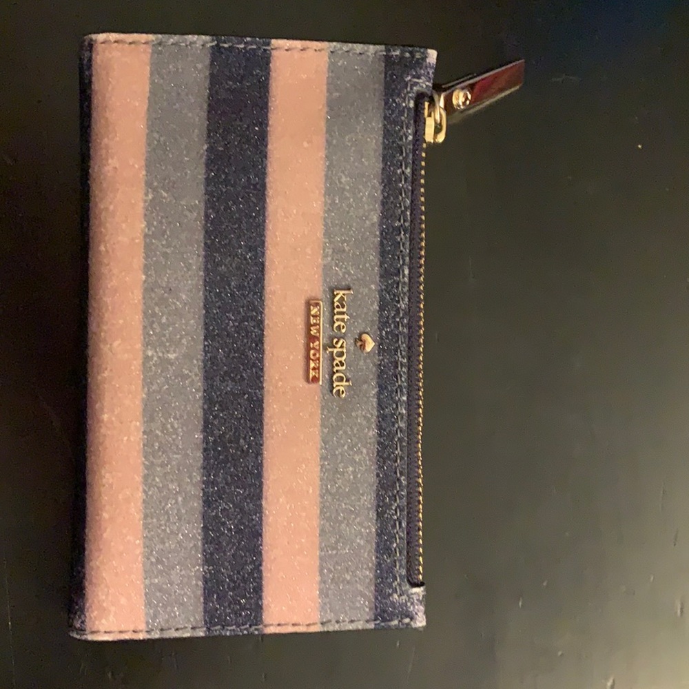 Kate spade Spencer small slim bifold Wallet.